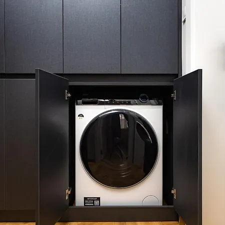 Happy People 2 Bd, By Flat Mаnager Apartman