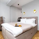 Happy People 2 Bd, By Flat Mаnager Apartment