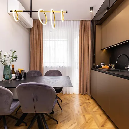 Happy People 2 Bd, By Flat Mаnager *