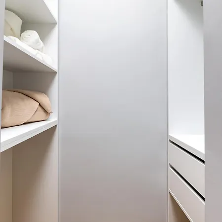 Happy People 2 Bd, By Flat Mаnager Apartment *