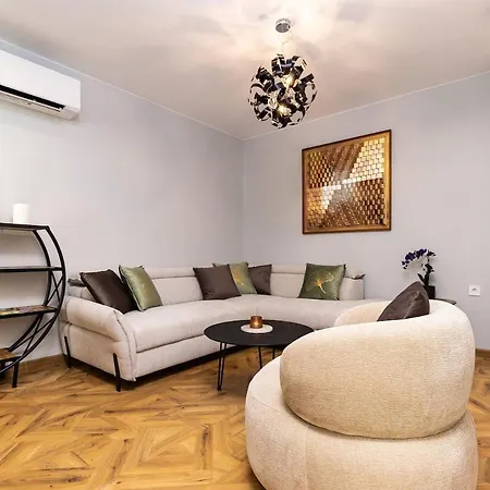 Happy People 2 Bd, By Flat Mаnager Apartment