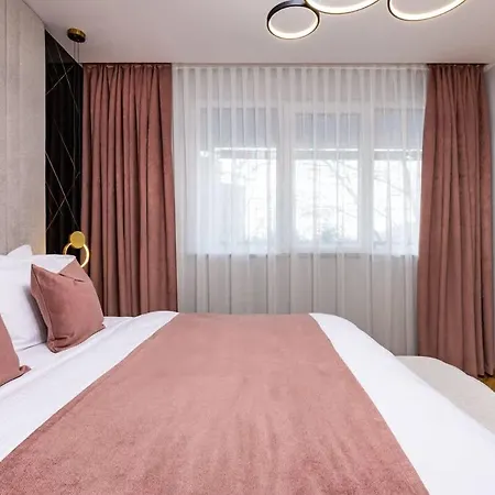 Happy People 2 Bd, By Flat Mаnager Apartment
