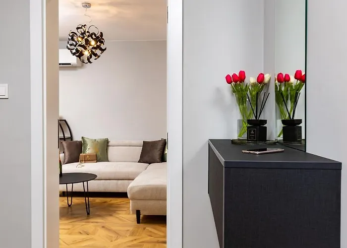 Happy People 2 Bd, By Flat Mаnager *