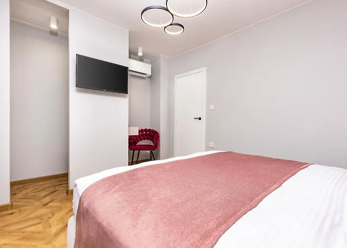 Happy People 2 Bd, By Flat Mаnager