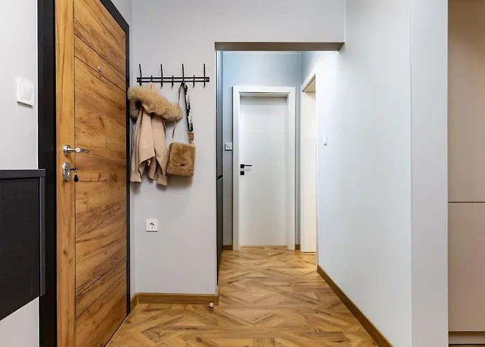 Happy People 2 Bd, By Flat Mаnager Apartment